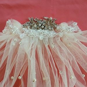 NEW VEIL WITH PERLS AND WHITE RHINESTONES 57"